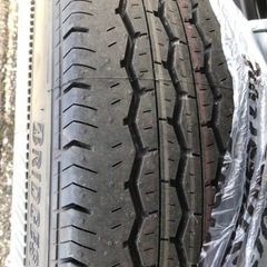 ちょっと値下げ　ハイエース　新車外し　195/80 15 2024/1製造