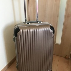 中型スーツケース