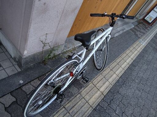 美品☆LASSIG[レッシグ]700c シティークロスバイク 7speed/ホワイト  