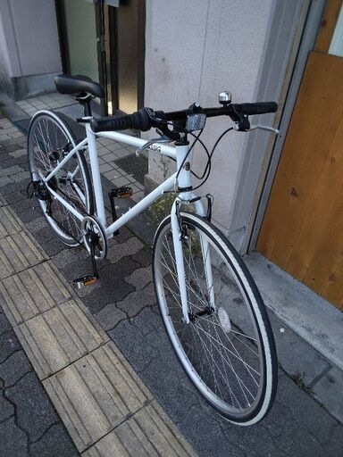 美品☆LASSIG[レッシグ]700cクロスバイク 7speed/ホワイト