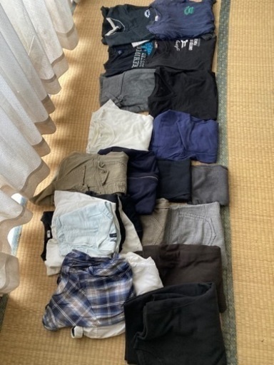 取引きお早い方に！大量23個位ありますメンズ服、パンツ、半袖・長Tシャツ・長袖パーカー・トレーナーなどS.Ｍ.Ｌ色々お得にどうぞ！