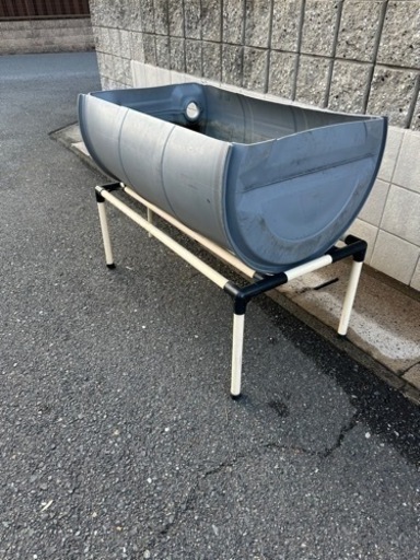 値下げ】アクアリウムやメダカ、金魚の飼育などに大型水槽 樹脂ドラム  