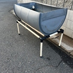 【値下げ】アクアリウムやメダカ、金魚の飼育などに大型水槽　樹脂ドラム