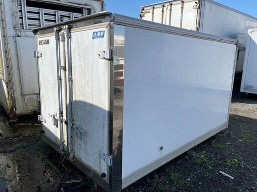 福岡発　2ｔ冷蔵コンテナ　横スライドドア付き開かない　その他多数コンテナ有　お値段交渉有