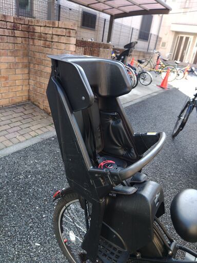 b87?土日もお子様と土足のまま、いろいろなタイプのご試乗が可能です 