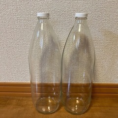 空瓶4本　1リットル瓶