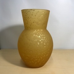 O2402-714 花瓶 フラワーベース 琥珀色 中古美品