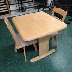 ダイニング3点セットテーブル 　回転式椅子 2脚  新生活 札幌 東区