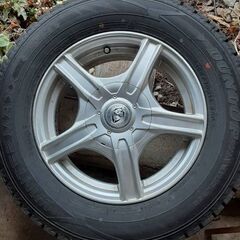 ほぼ新品　スタッドレスタイヤ【DUNLOP　ウィンターマックス】185/70R14　アルミホイール付き