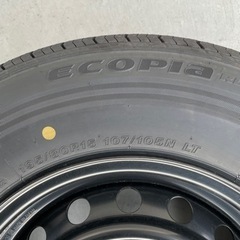 ハイエース純正タイヤ・ホイールセット　新車外し