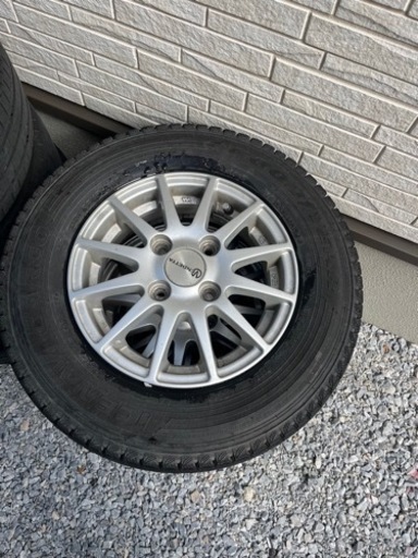 スタッドレスタイヤ　中古　4本セット