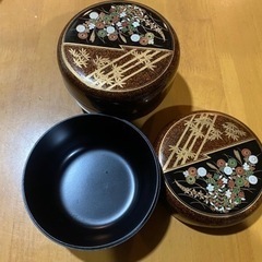 和模様の入れ物