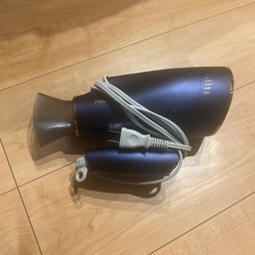 パナソニックドライヤー　ほぼ新品