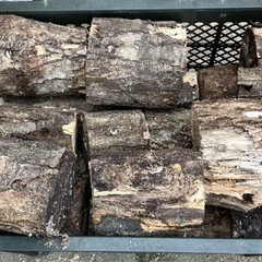 薪　クヌギ、ナラ　使用済み椎茸原木カット余り　カラカラ乾燥…