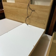 木製　引き出し付きベッド