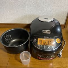 象印　圧力IH炊飯ジャー5.5合　炊飯器　NP-ZV100BK