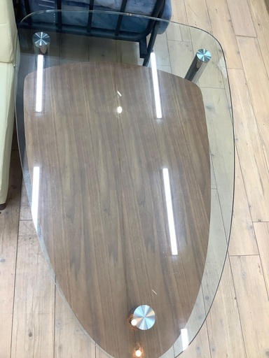 ガラステーブル入荷しました！！