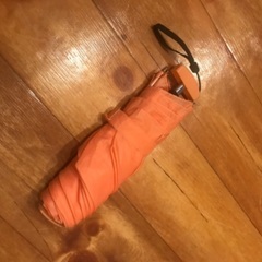 オレンジ折りたたみ傘