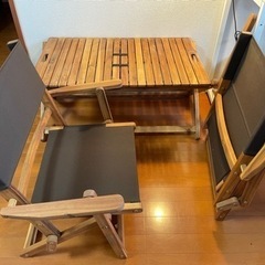 ニトリ木製折り畳みテーブル1個➕椅子2個