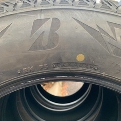 ブリジストン★バリ山★スタッドレスタイヤ　225/65R17 102Q DM-V3