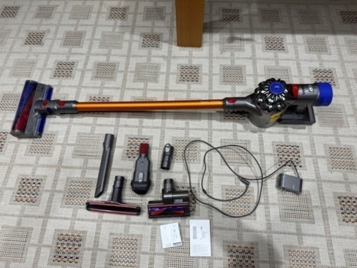 Dyson V8 Fluffy 美品