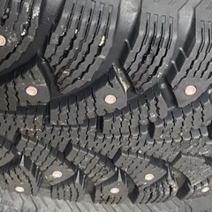 【値下げ】スパイクタイヤ 195/65R15