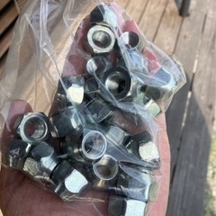 未使用　純正　ハイエース　タイヤ　×4　ホイールあり