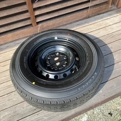 未使用　純正　ハイエース　タイヤ　×4　ホイールあり