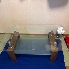 素敵なテーブル  glass table