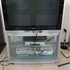 ハイビジョンテレビ　ブルーレイレコーダ　ビデオデッキ　ラック　ま...