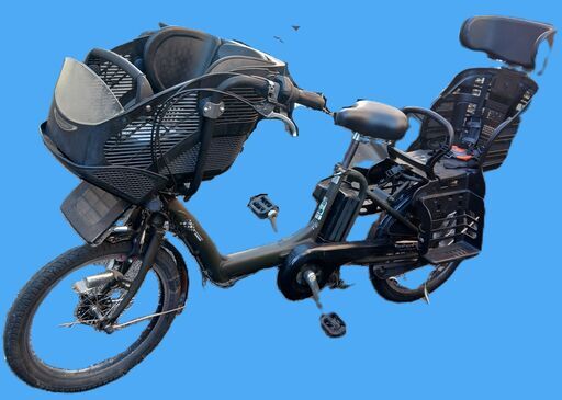 ｂ105土日もお子様と土足のまま、いろいろなタイプのご試乗が可能です。  ️２０・２６インチ、チャイルドシート、３人乗り、２人乗り、１人乗り、電動自転車  安心保障の３カ月・無料交換保証、無料１００日間・点検サービス付き  バッテリーは、新品の９０％以上の性能を保持していて、コンディション良好です。  １回の充電で３０ｋｍ以上の走行が可能です。山手線を半周するくらい走行可能です。  ️オプション無料。後ろチャイルドシートをかごに変更して１人乗りに変更も可能です。  ２０イン