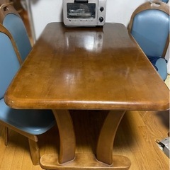ダイニングテーブル　椅子4つ【3月10日〜14日の間】