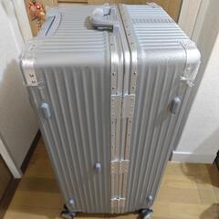超大スーツケース大型   シルバー 新品未使用
