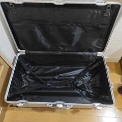 超大スーツケース大型   シルバー 新品未使用