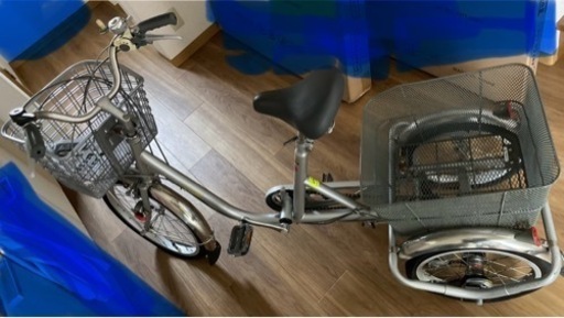大人用三輪車シルバー非電動