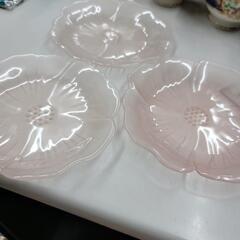 花柄 花型 ピンク ガラス 皿 3枚セット