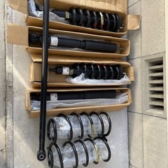 R4年式ランドクルーザープラド　ショック　コイル他