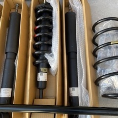 R4年式ランドクルーザープラド　ショック　コイル他
