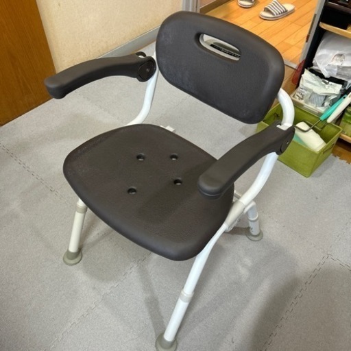 介護　お風呂用イス　お渡し決定致しました