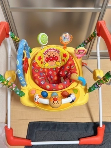 【美品】元気いっぱい！アンパンマンベビージャンパー　ジャンパルー