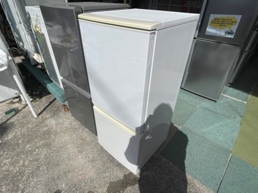 リサイクルサービス八光】2013年製 シャープ SJ-14X-W [冷蔵庫 (137L