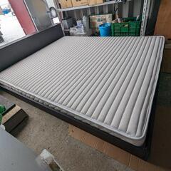 ロータイプ　クイーンサイズベッド　マットレス付き　コスパクリエーション