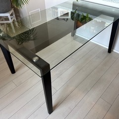 ニトリ　ガラステーブル　ダイニングテーブル