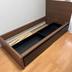 IKEA  シングルベッド マルム  定価 ￥60000ぐらい