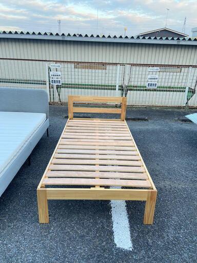木製シングルベッド