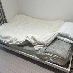 IKEAのVEVELSTADベッドフレーム(セミダブル)
