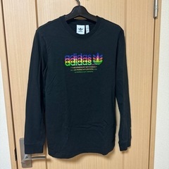 adidas長袖Tシャツ