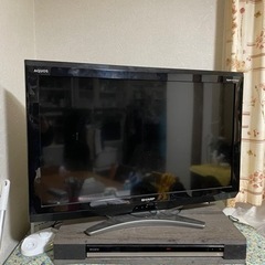 テレビ　32型