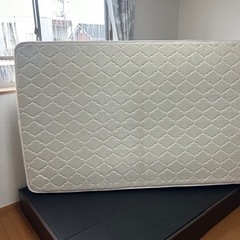 セミダブルベッドマットレス付き 家具インテリア