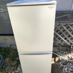 SHARP140白の冷蔵庫